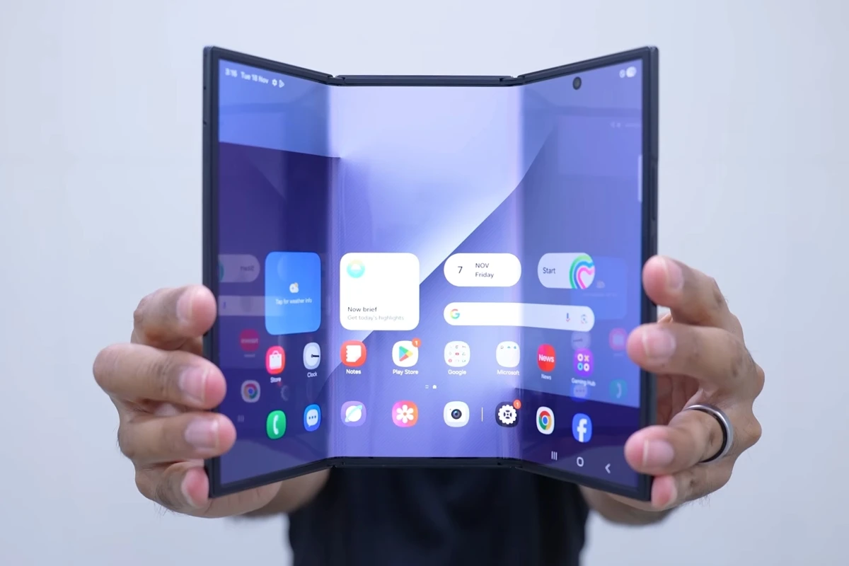 Samsung Galaxy Z TriFold: Siêu phẩm màn hình gập ba mở ra kỷ nguyên di động mới