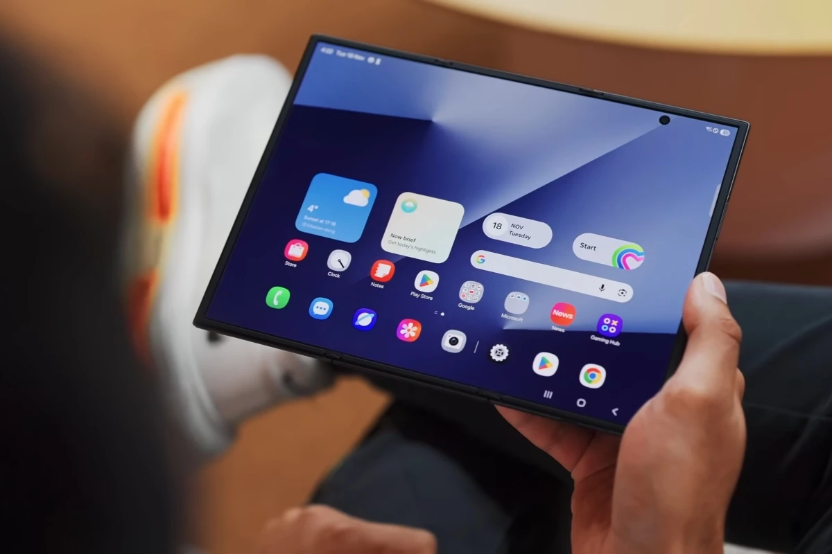 Samsung Galaxy Z TriFold vs Huawei Mate XT Ultimate — ai mới là “vua điện thoại gập ba”