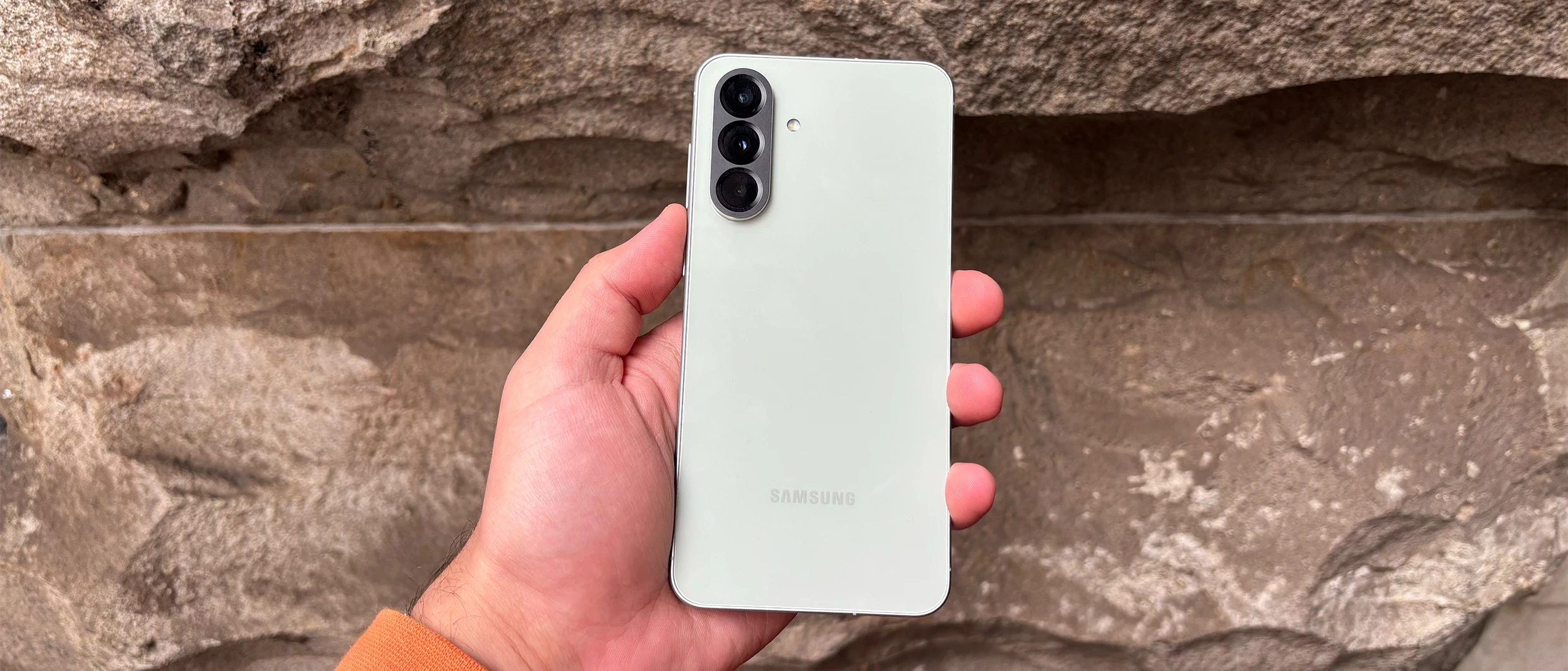 So sánh Samsung Galaxy A57 vs Galaxy A56: Có đáng nâng cấp?